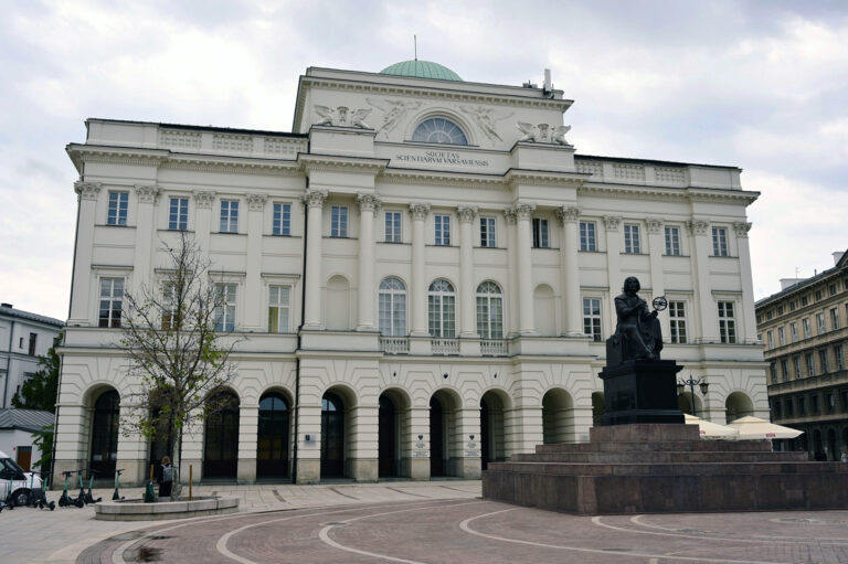 Palac Staszica w Warszawie. Siedziba Polskiej Akademii Nauk